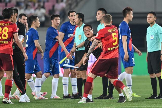 克洛泽点赞中德足球青训合作：足球梦的启航与未来
